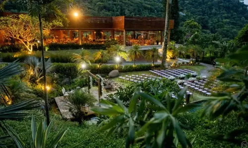 
					Lexa e Ricardo Vianna têm casamento intimista; veja fotos dos famosos
				
				