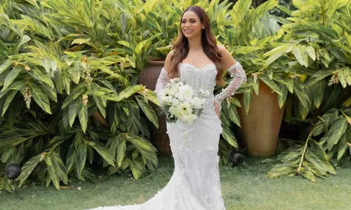 
					Lexa e Ricardo Vianna têm casamento intimista; veja fotos dos famosos
				
				