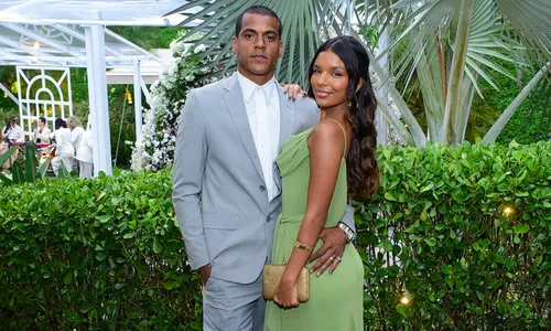 
					Lexa e Ricardo Vianna têm casamento intimista; veja fotos dos famosos
				
				