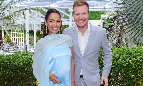 
					Lexa e Ricardo Vianna têm casamento intimista; veja fotos dos famosos
				
				