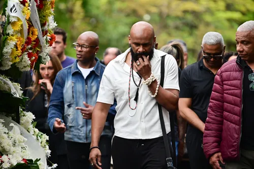 
					Lí Marttins, ex-Rouges e famosos se despedem de JP Mantovani
				
				