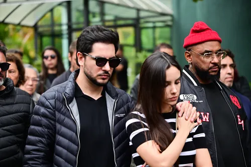 
					Lí Marttins, ex-Rouges e famosos se despedem de JP Mantovani
				
				