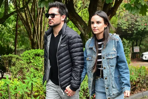 
					Lí Marttins, ex-Rouges e famosos se despedem de JP Mantovani
				
				