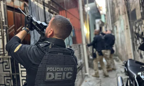 
					Líder do tráfico morre em confronto com polícia durante operação
				
				