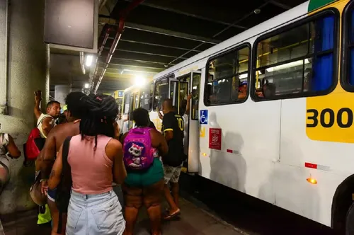 
					Estação da Lapa tem retorno de linhas para plataforma no subsolo; confira alterações
				
				
