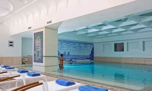 
					Lore Improta e Léo curtem hotel com diárias de R$ 82 mil; conheça
				
				