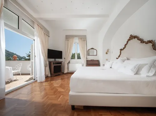 
					Lore Improta e Léo curtem hotel com diárias de R$ 82 mil; conheça
				
				