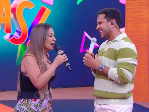 
					Lucas Guimarães chora com homenagem emocionante de Simone no SBT
				
				