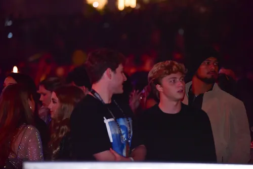 
					Luciano Huck e Angélica roubam a cena com os filhos no The Town; FOTOS
				
				