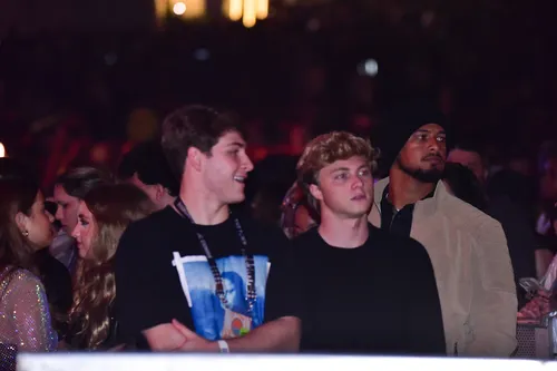 
					Luciano Huck e Angélica roubam a cena com os filhos no The Town; FOTOS
				
				