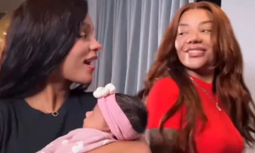 
				
					Ludmilla impressiona e mostra o rosto da filha pela 1ª vez
				
				