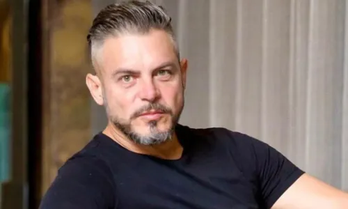 
					Luigi Baricelli surpreende com harmonização facial; antes e depois
				
				