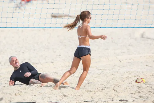 
					MC Daniel surge com Jade Picon em praia do Rio após término; FOTOS
				
				