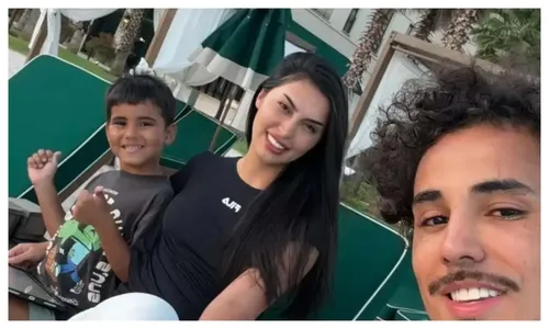 
				
					MC Livinho tem fim de casamento exposto após evento com Neymar
				
				