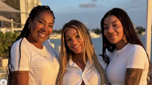 
					Mãe de Ludmilla se irrita após saída de Brunna Gonçalves da Beija-Flor
				
				