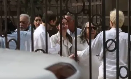 
					Mãe de Preta Gil surge desolada em despedida de filha; VÍDEO
				
				