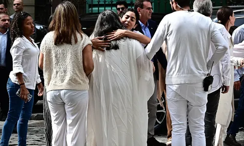 
					Mãe de Preta Gil surge desolada em despedida de filha; VÍDEO
				
				