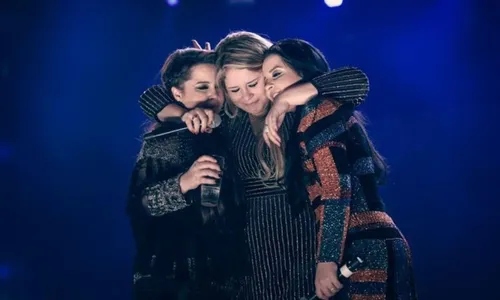 
					Maiara e Maraisa caem no choro em homenagem para Marília Mendonça
				
				