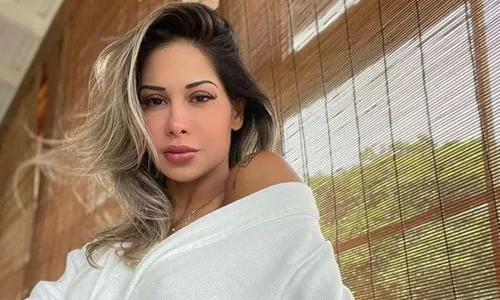 
					Maíra Cardi é detonada após jogar fora refrigerante do marido: 'Chata'
				
				