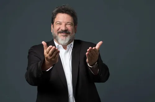 
					Mario Sergio Cortella foca em propósito em palestra em Salvador
				
				