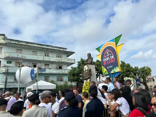 
				
					Milhares de baianos celebram 2 de Julho nas ruas de Salvador; FOTOS
				
				