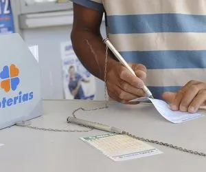 
				
					Morador de Salvador fatura prêmio de R$ 11 milhões da Lotomania
				
				