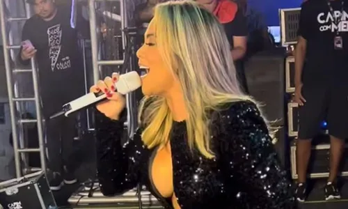 
					Morre cantora de forró Vanessa Rios, ex-Capim com Mel, aos 41 anos
				
				