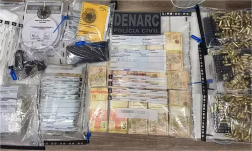 
					Mulher é presa suspeita de atuar em esquema de tráfico de drogas
				
				