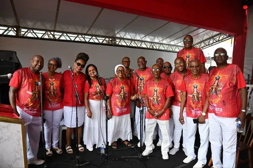 
					Multidão celebra Santa Bárbara com fé e devoção no Centro de Salvador
				
				