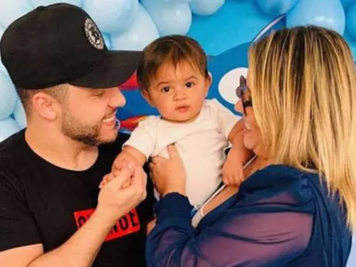   				  					Mãe de Marília Mendonça se pronuncia após processo de Murilo Huff  				  				