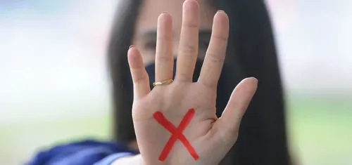 
					Nem todo abuso deixa marca na pele
				
				