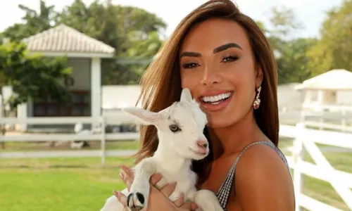 
					Nicole Bahls apresenta animais com nome dos amigos do Dança: 'Família'
				
				