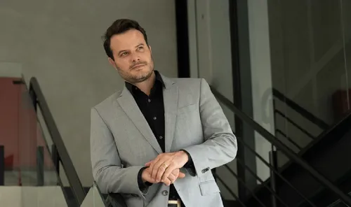 
					Recomeçar não é fraqueza - é sabedoria de quem evoluiu
				
				