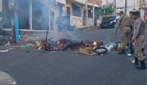 
					Ônibus deixam de circular em bairro de Salvador após ação policial
				
				