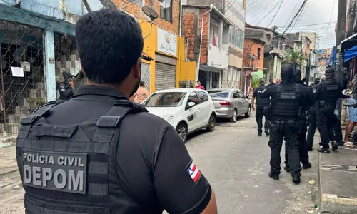   					Operação remove barreiras ilegais em bairros de Salvador  				  				