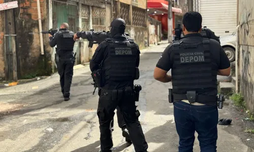 
					Operação remove barreiras ilegais em bairros de Salvador
				
				