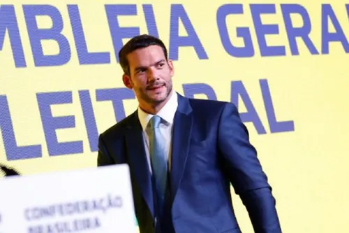 
					Samir Xaud se afasta da Seleção em meio a crise e CBF 'blinda' time
				
				
