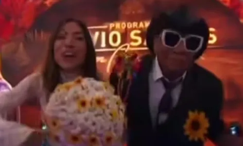 
					Patrícia Abravanel escala Liminha e faz ‘casamento’ em programa do SBT
				
				