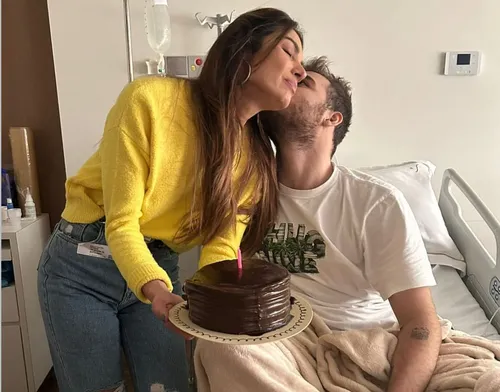 
					Patrícia Poeta se emociona com alta do filho após susto em internação
				
				