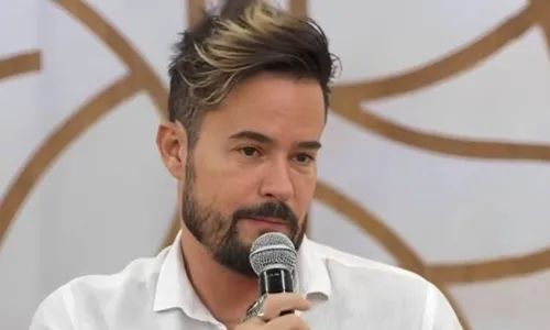 
					Paulo Vilhena passa por cirurgia nos olhos; veja antes e depois
				
				