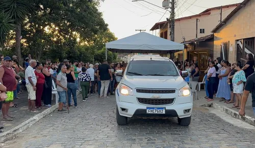 
					Pedreiro é morto a tiros enquanto trabalhava em cidade da Bahia
				
				