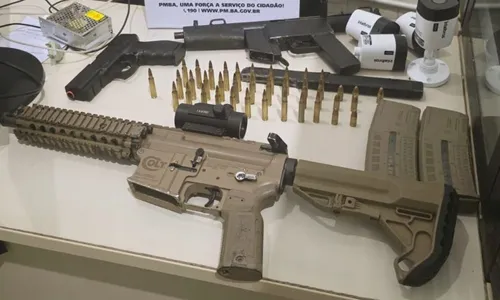 
					Polícia apreende armas e câmeras clandestinas em Lauro de Freitas
				
				