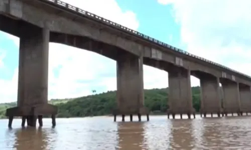 
				
					Ponte sobre o Rio Jequitinhonha será reaberta para veículos no dia 20
				
				