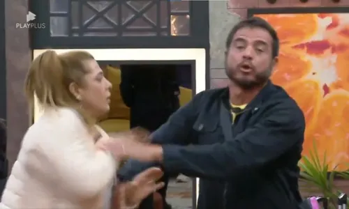 
				
					Power Couple: Dhomini faz acusação contra Victor após novo 'surto'
				
				