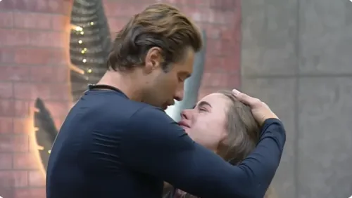 
				
					Power Couple 2025: Rayanne fica aos prantos após prova e assusta
				
				