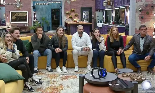 
				
					Enquete Power Couple: Dhomini dispara em votação após acusar Carol
				
				