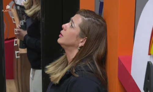 
				
					Power Couple: Ana Paula bate-boca, Adriana se esconde e casais tretam
				
				