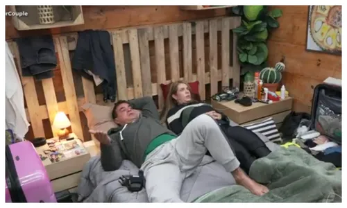 
				
					Enquete Power Couple: Dhomini e Adriana travam duelo intenso com rival
				
				