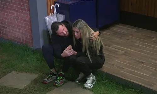 
				
					Power Couple: Eike debocha, Talira se desespera e Silvia faz previsão
				
				