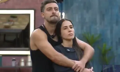 
				
					Power Couple: Eike e Natália sofrem golpe de rivais na reta final
				
				